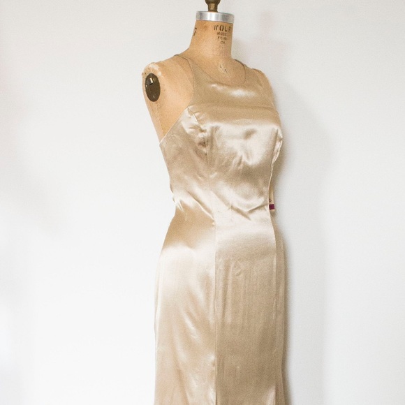 Gorgeous Vintage Dress - Picture 3 of 11